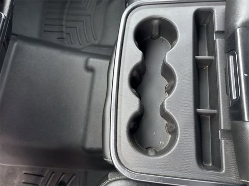 Used 2015 GMC Sierra 1500 SLE w/ SLE Value Package image 32