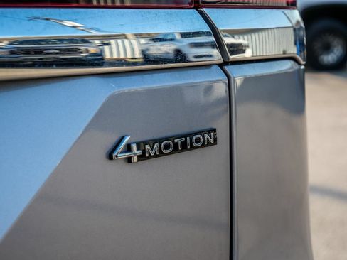 Used 2024 Volkswagen Atlas SEL AWD/4WD image 14