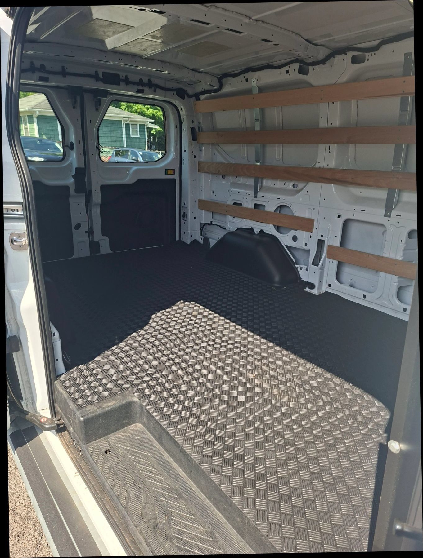 Used 2025 Ford Transit 250 Low Roof w/ Exterior Upgrade Package RWD image 9