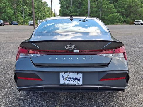 Certified 2025 Hyundai Elantra Sport FWD image 20