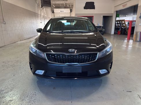 Used 2018 Kia Forte S w/ S Technology Package FWD image 2