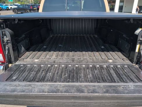 Used 2017 Toyota Tacoma SR5 w/ Tow Package AWD/4WD image 14