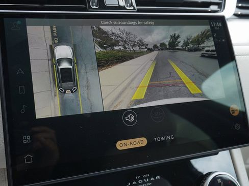 Used 2025 Jaguar F-PACE R-Dynamic S image 29