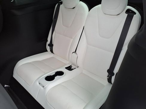 Used 2022 Tesla Model X Plaid image 8