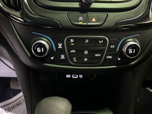 Used 2022 Chevrolet Equinox RS w/ RS Leather Package image 21