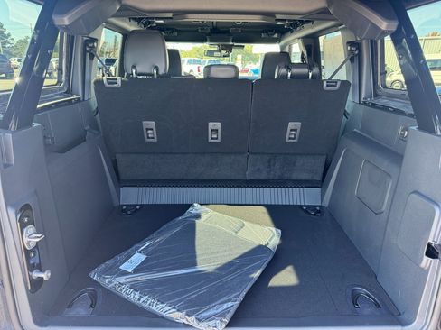 New 2025 Ford Bronco Outer Banks w/ Black Appearance Package image 19