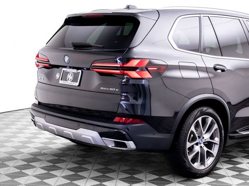 Used 2024 BMW X5 xDrive50e AWD/4WD image 37