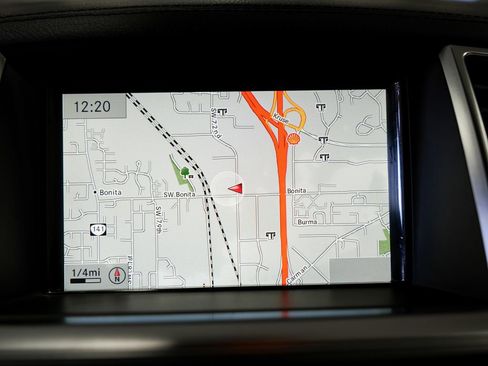 Used 2014 Mercedes-Benz GL 550 4MATIC image 17