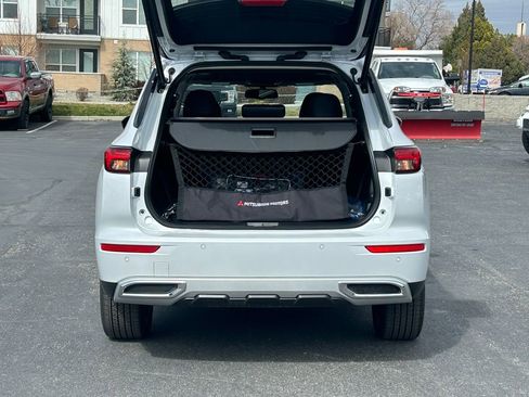 Used 2025 Mitsubishi Outlander 4WD Plug-In Hybrid image 34