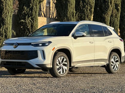 New 2026 Volkswagen Tiguan S image 8