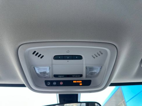 Used 2019 Chevrolet Traverse LT AWD/4WD image 36
