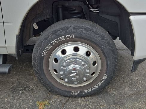 Used 2024 RAM 3500 Laramie w/ Sport Appearance Package AWD/4WD image 5