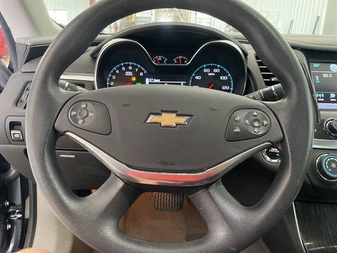 Used 2018 Chevrolet Impala LS FWD image 9