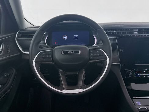 Used 2023 Jeep Grand Cherokee L Limited image 18