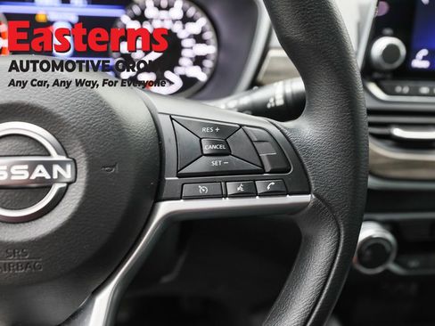 Used 2025 Nissan Altima 2.5 SV image 16