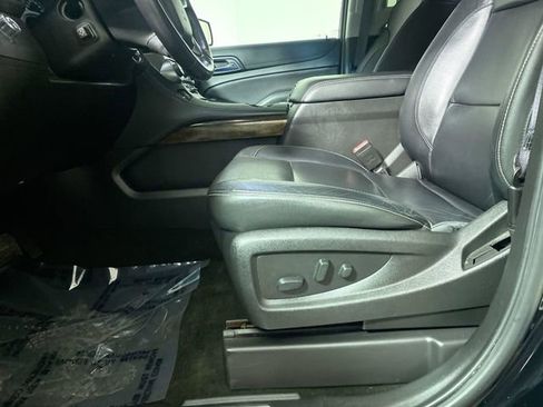 Used 2017 Chevrolet Suburban LT image 22