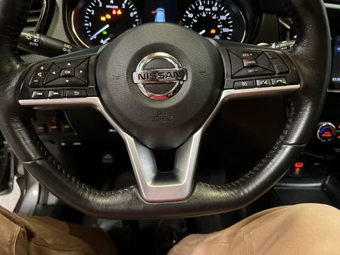 Used 2017 Nissan Rogue SV AWD/4WD image 22