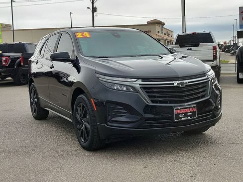 Used 2024 Chevrolet Equinox LS w/ Midnight Edition FWD image 2