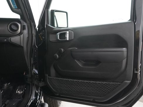 Used 2021 Jeep Wrangler Sport AWD/4WD image 11
