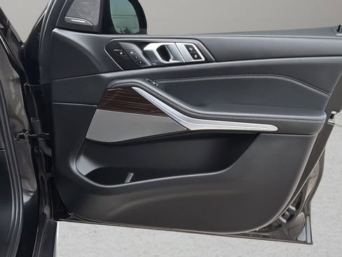 Used 2024 BMW X5 xDrive40i w/ Premium Package image 10