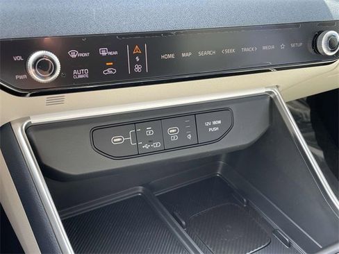 New 2026 Kia Carnival EX image 35