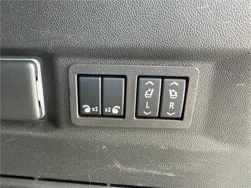Used 2024 Chevrolet Tahoe Premier RWD image 43