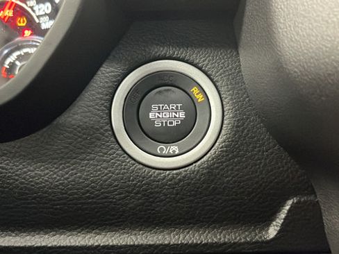 Used 2023 RAM 1500 Laramie AWD/4WD image 22