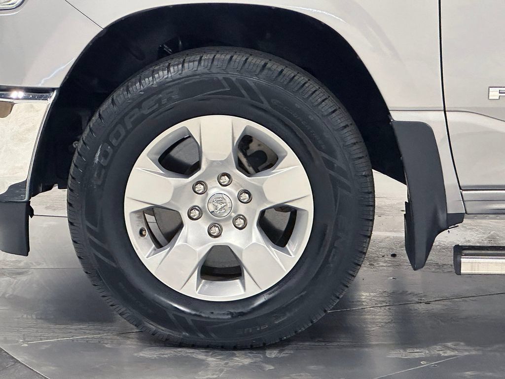 Used 2019 RAM 1500 Big Horn AWD/4WD image 19