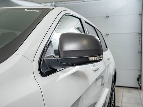 Used 2019 Jeep Grand Cherokee Trailhawk AWD/4WD image 9