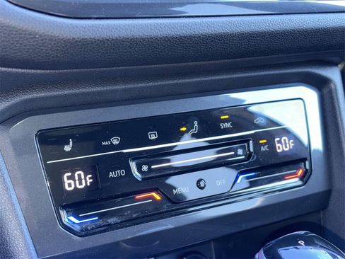 Certified 2024 Volkswagen Tiguan SE R-Line image 8