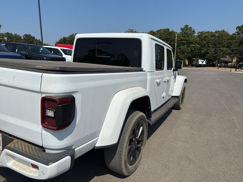 Used 2023 Jeep Gladiator Overland AWD/4WD image 6