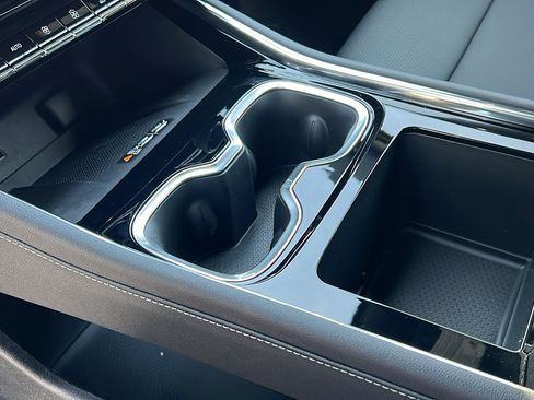 New 2026 Chevrolet Traverse LT w/ Midnight/Sport Edition image 21