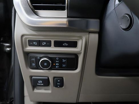 Used 2024 Ford F150 Platinum w/ Equipment Group 703A Plus AWD/4WD image 20