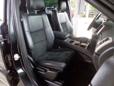 Used 2015 Jeep Grand Cherokee Altitude AWD/4WD image 17