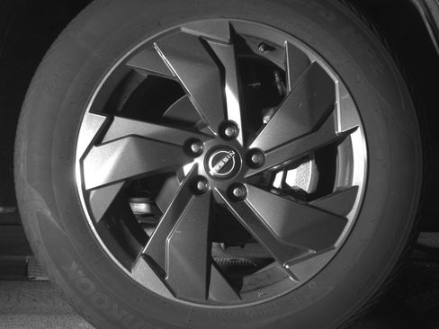Used 2025 Nissan Rogue SV AWD/4WD image 13