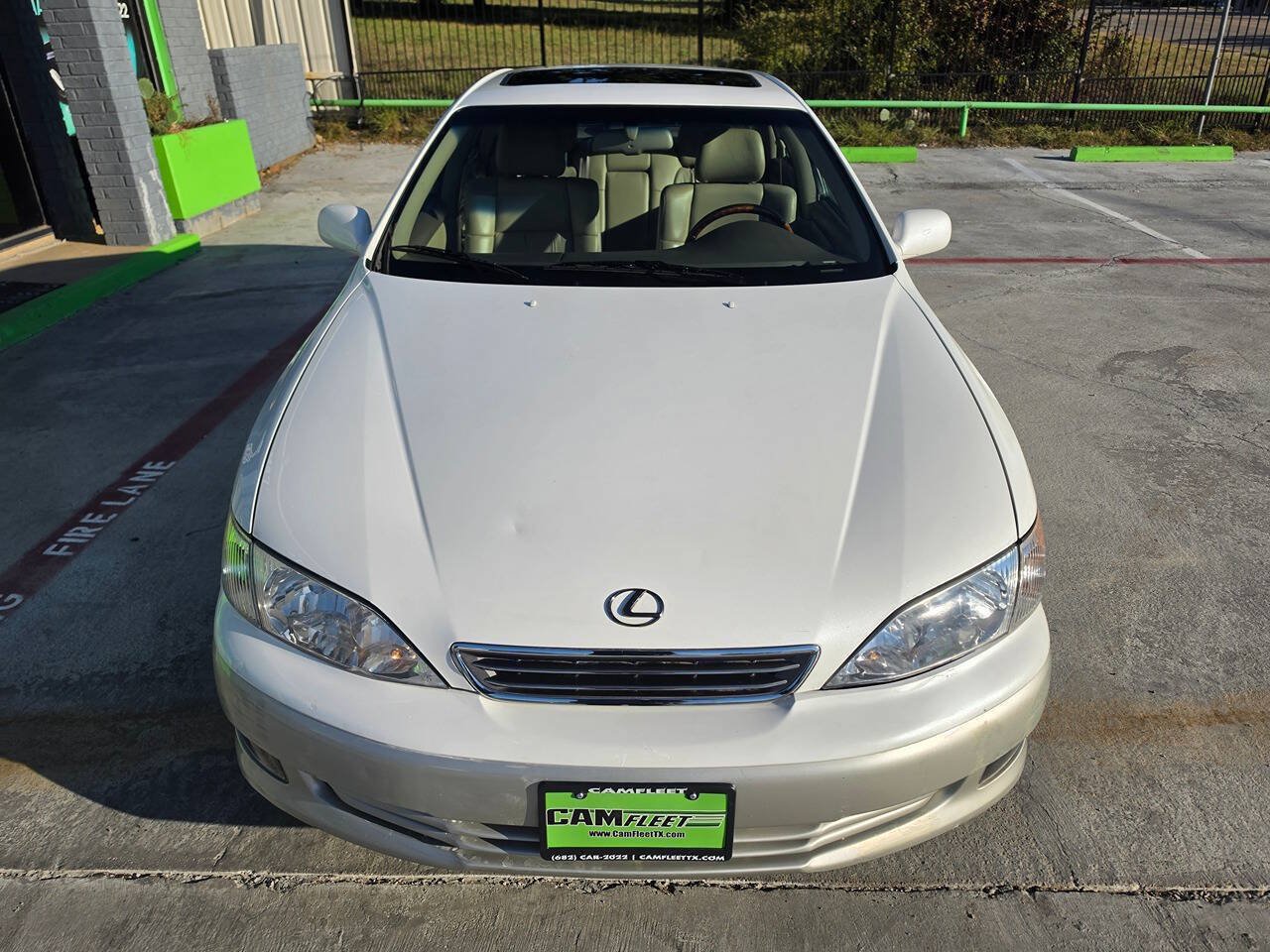 Used 2000 Lexus ES 330 FWD image 6