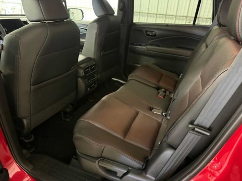 Used 2024 Honda Passport Black Edition image 23