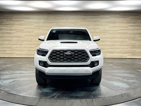 Used 2021 Toyota Tacoma TRD Sport w/ TRD Premium Sport Package AWD/4WD image 4