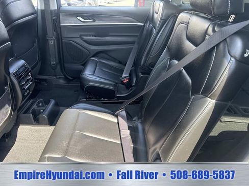 Used 2023 Jeep Grand Cherokee L Limited w/ Trailer Tow Group (B) AWD/4WD image 17