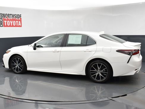 Used 2023 Toyota Camry SE w/ Audio Upgrade Package image 2