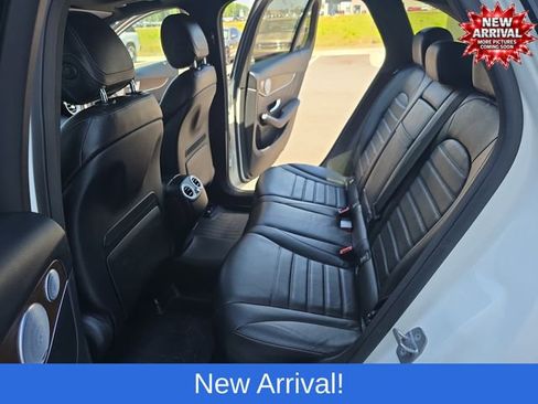 Used 2019 Mercedes-Benz GLC 300 4MATIC image 17