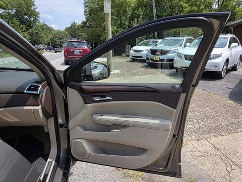 Used 2011 Cadillac SRX Luxury FWD image 40