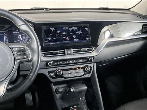 Used 2022 Kia Niro Touring Special Edition FWD image 5