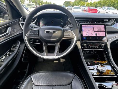Used 2022 Jeep Grand Cherokee Limited 4xe w/ Luxury Tech Group II AWD/4WD image 17
