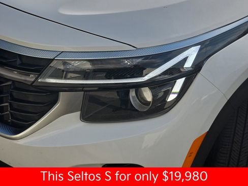 Used 2025 Kia Seltos S image 36