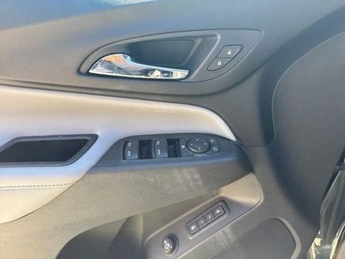 Used 2020 Chevrolet Equinox Premier AWD/4WD image 12