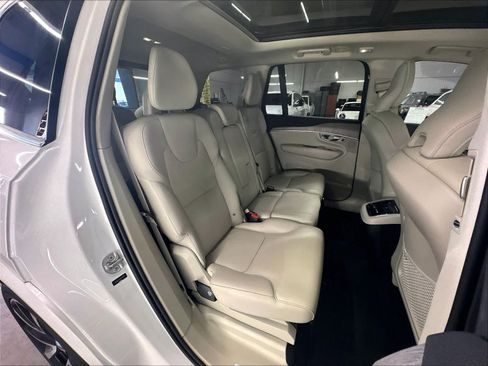 Used 2024 Volvo XC90 B6 Plus AWD/4WD image 28