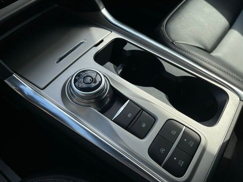 Used 2023 Ford Explorer XLT w/ Equipment Group 202A image 16