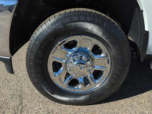 Used 2024 RAM 2500 Tradesman w/ Chrome Appearance Group image 25