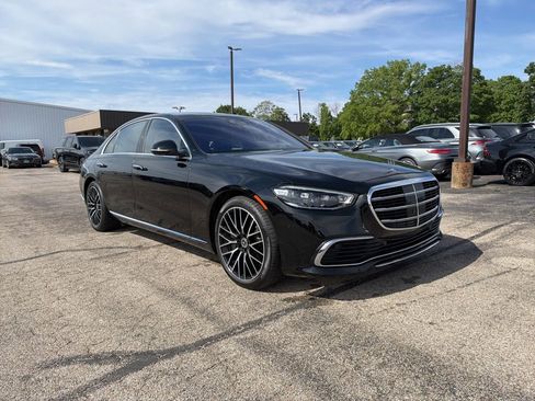 Used 2022 Mercedes-Benz S 580 4MATIC Sedan image 2